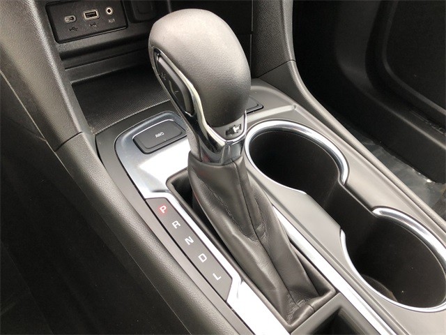 Chevrolet Equinox Vehicle Full-screen Gallery Image 26