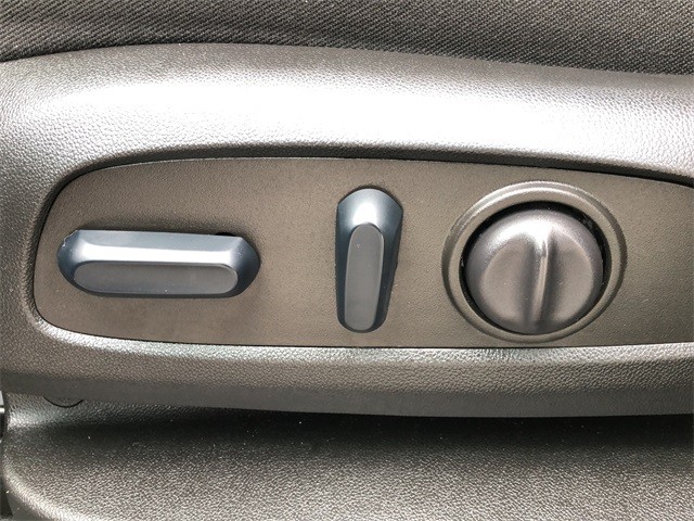 Chevrolet Equinox Vehicle Full-screen Gallery Image 29