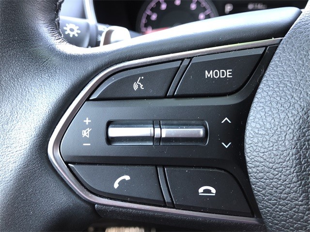 Hyundai Santa Fe Vehicle Full-screen Gallery Image 9