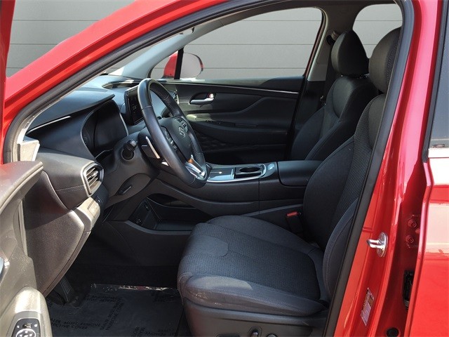 Hyundai Santa Fe Vehicle Full-screen Gallery Image 10