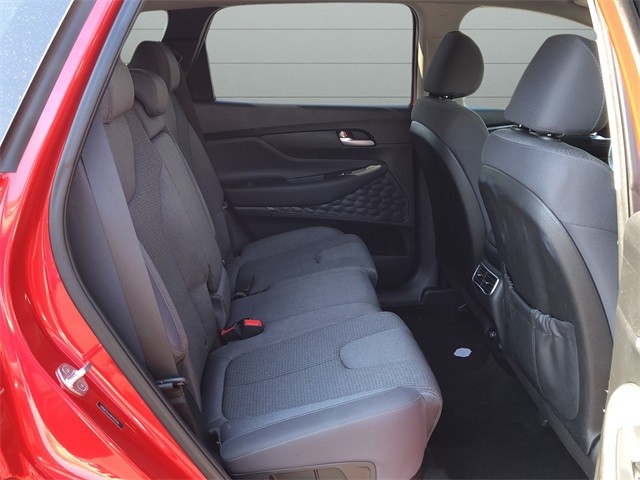 Hyundai Santa Fe Vehicle Full-screen Gallery Image 14