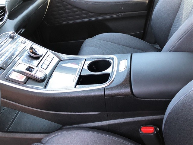 Hyundai Santa Fe Vehicle Full-screen Gallery Image 20