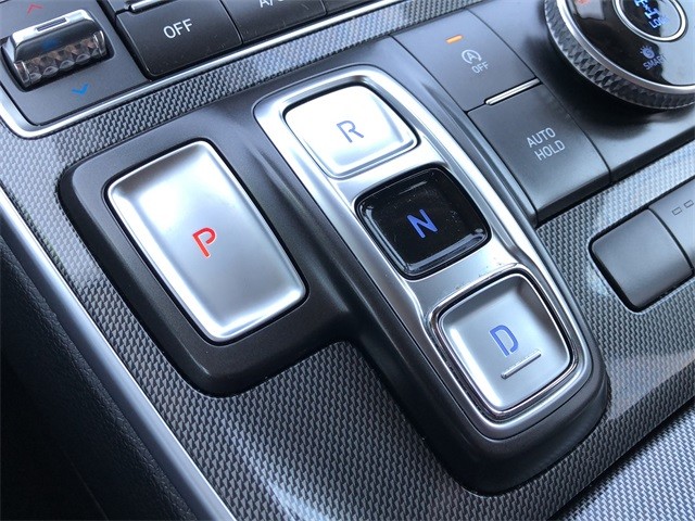 Hyundai Santa Fe Vehicle Full-screen Gallery Image 25