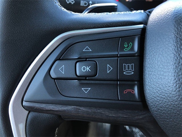 Jeep Grand Cherokee L Vehicle Full-screen Gallery Image 9