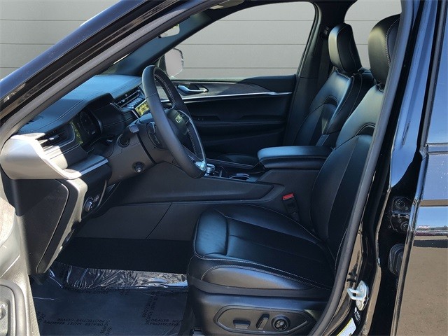 Jeep Grand Cherokee L Vehicle Full-screen Gallery Image 10