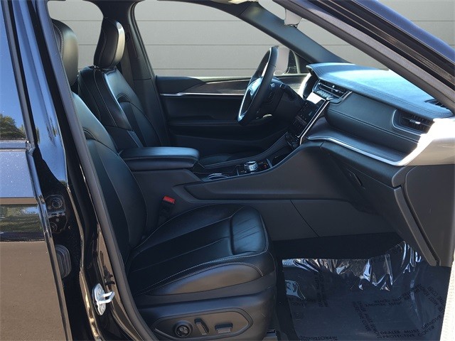 Jeep Grand Cherokee L Vehicle Full-screen Gallery Image 15