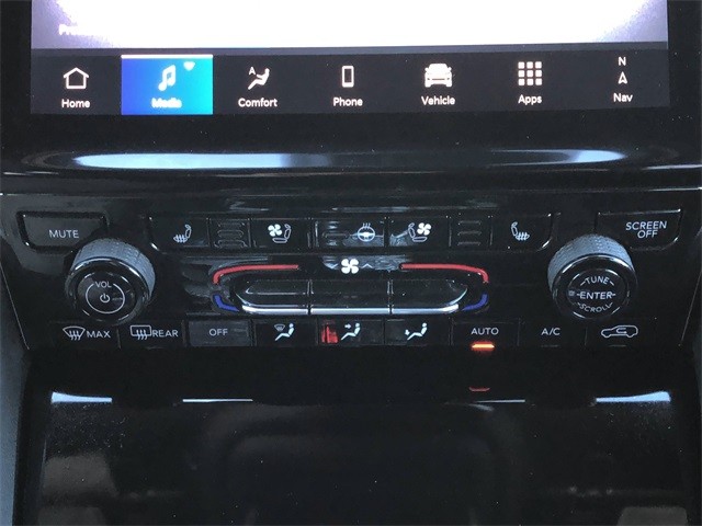 Jeep Grand Cherokee L Vehicle Full-screen Gallery Image 28