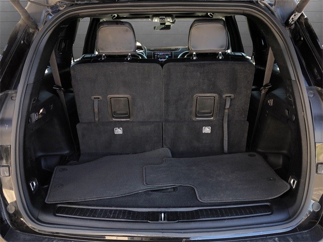 Jeep Grand Cherokee L Vehicle Full-screen Gallery Image 29