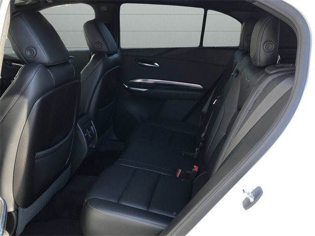 Cadillac XT4 Vehicle Full-screen Gallery Image 17