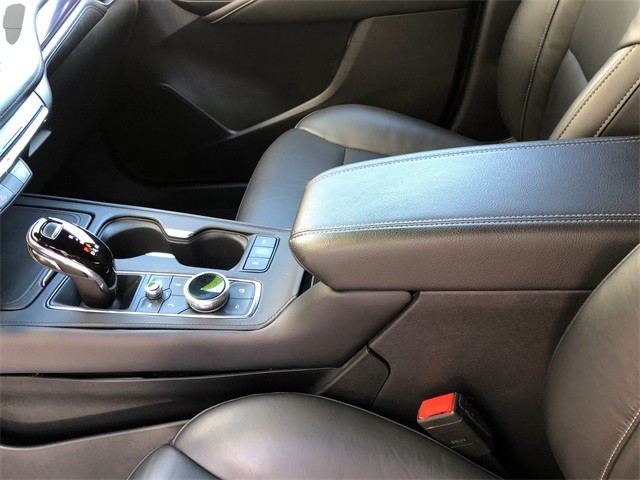 Cadillac XT4 Vehicle Full-screen Gallery Image 21