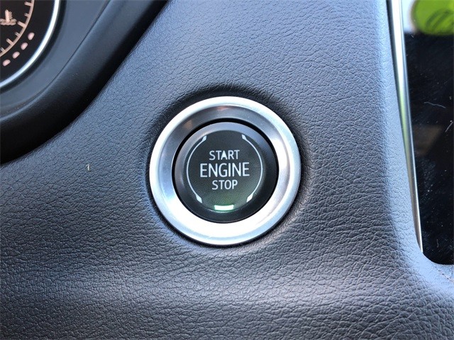 Cadillac XT4 Vehicle Full-screen Gallery Image 25