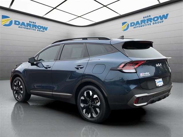 Kia Sportage Plug-In Hybrid Vehicle Full-screen Gallery Image 3