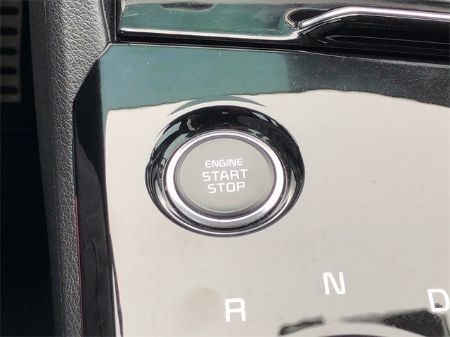 Kia Sportage Plug-In Hybrid Vehicle Full-screen Gallery Image 25