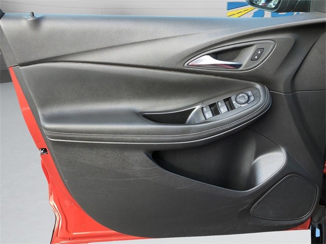 Buick Encore GX Vehicle Full-screen Gallery Image 11