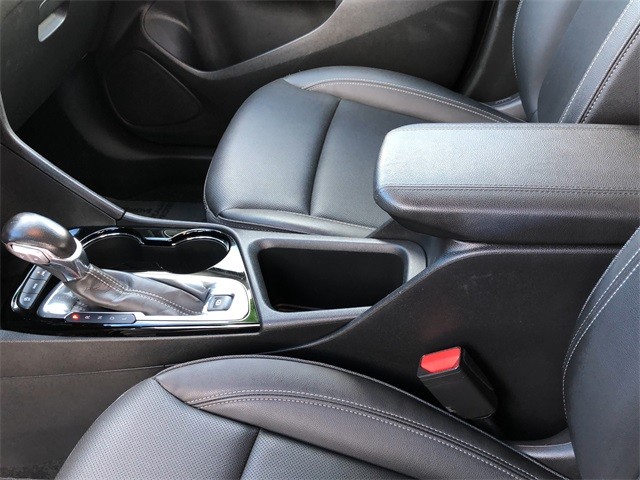 Buick Encore GX Vehicle Full-screen Gallery Image 19