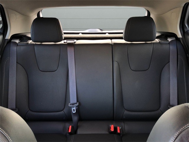 Buick Encore GX Vehicle Full-screen Gallery Image 27