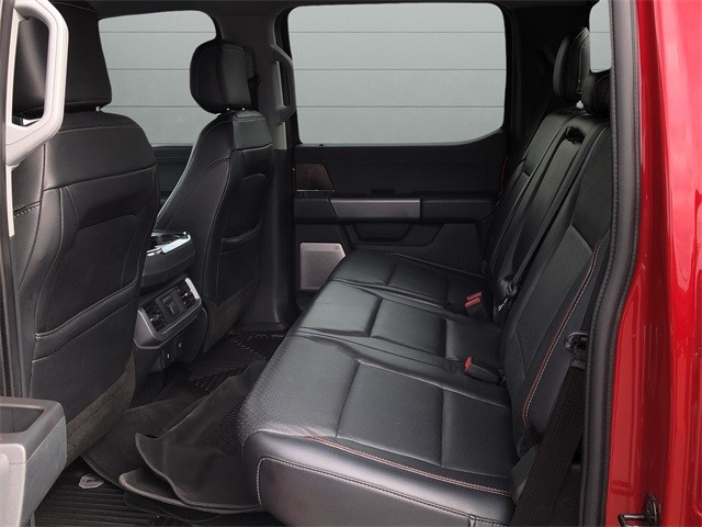 Ford F-150 Vehicle Full-screen Gallery Image 16