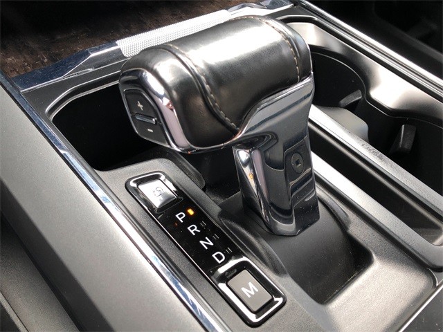 Ford F-150 Vehicle Full-screen Gallery Image 26