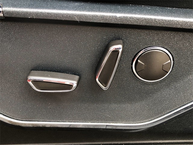 Ford F-150 Vehicle Full-screen Gallery Image 28