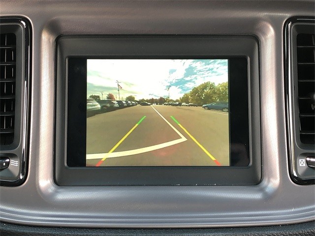 Dodge Challenger Vehicle Full-screen Gallery Image 20