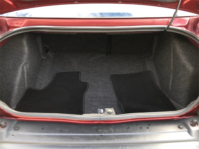 Dodge Challenger Vehicle Full-screen Gallery Image 24