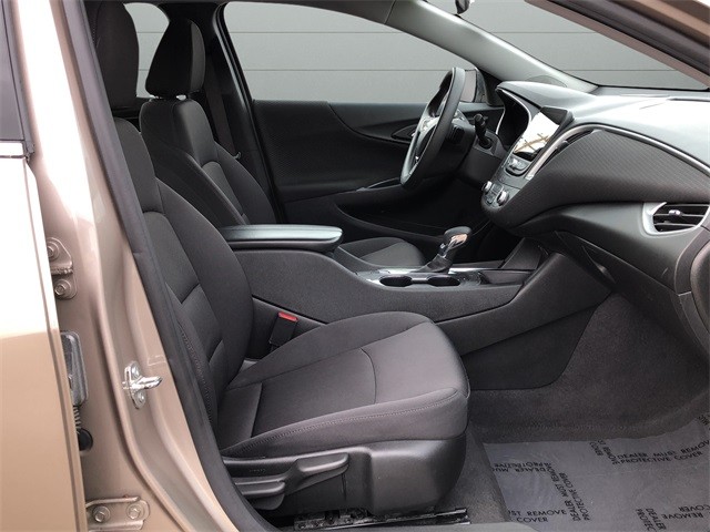 Chevrolet Malibu Vehicle Full-screen Gallery Image 15