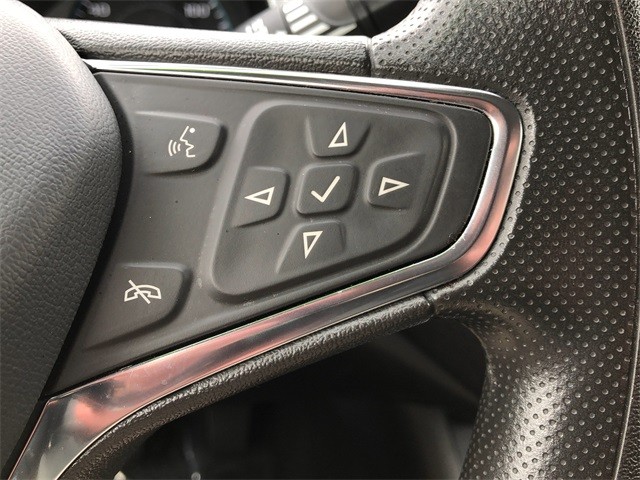 Chevrolet Malibu Vehicle Full-screen Gallery Image 17