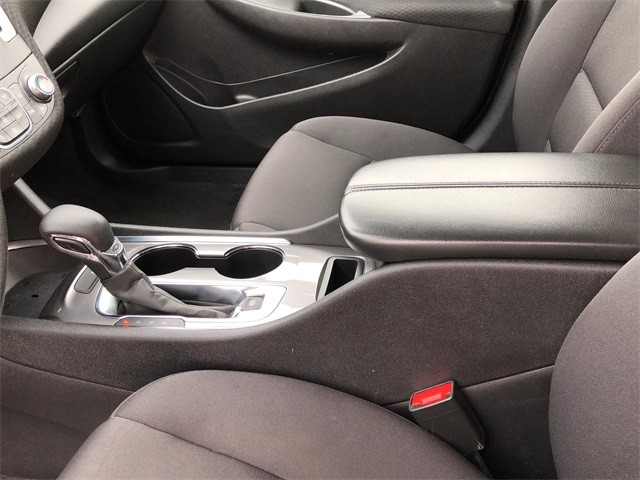 Chevrolet Malibu Vehicle Full-screen Gallery Image 19