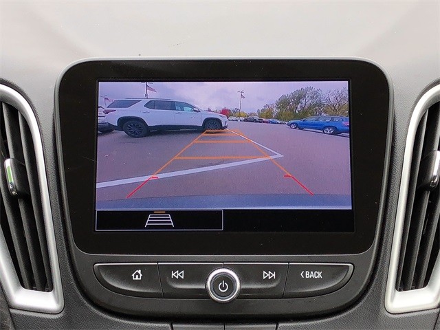 Chevrolet Malibu Vehicle Full-screen Gallery Image 22