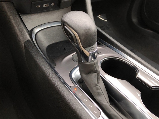 Chevrolet Malibu Vehicle Full-screen Gallery Image 24