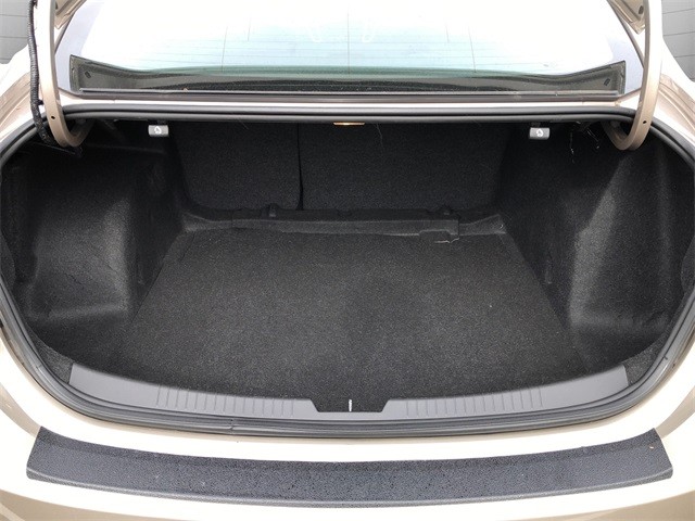 Chevrolet Malibu Vehicle Full-screen Gallery Image 26