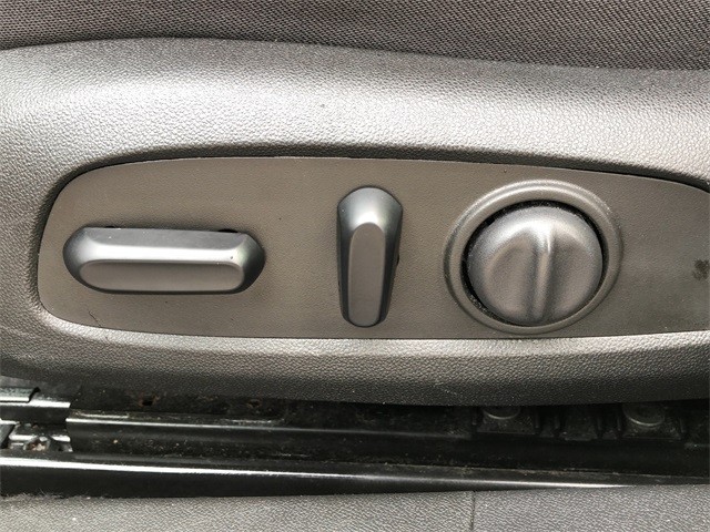 Chevrolet Malibu Vehicle Full-screen Gallery Image 27