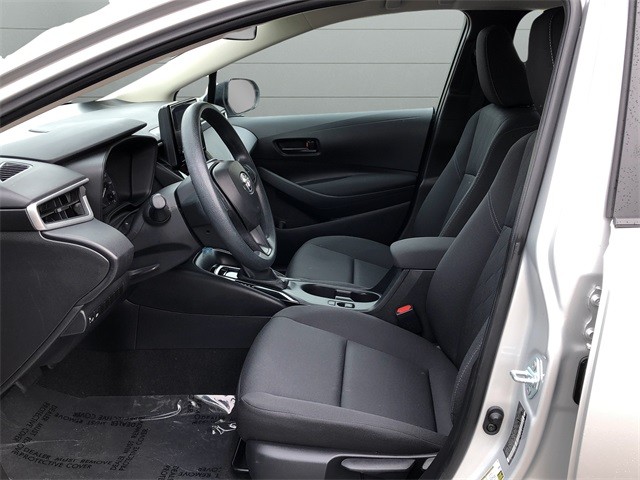 Toyota Corolla Vehicle Full-screen Gallery Image 10