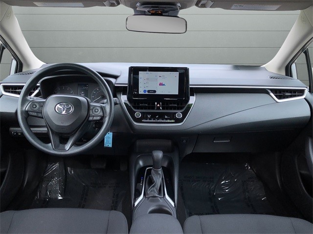 Toyota Corolla Vehicle Full-screen Gallery Image 12