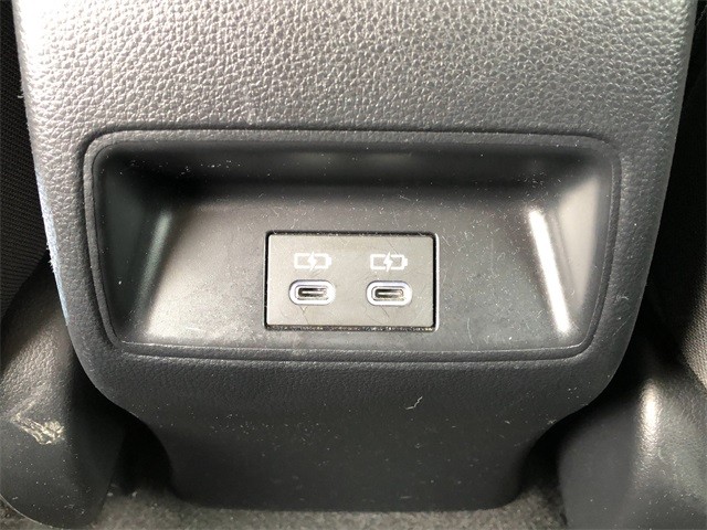 Toyota Corolla Vehicle Full-screen Gallery Image 17