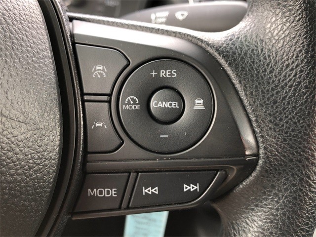 Toyota Corolla Vehicle Full-screen Gallery Image 18