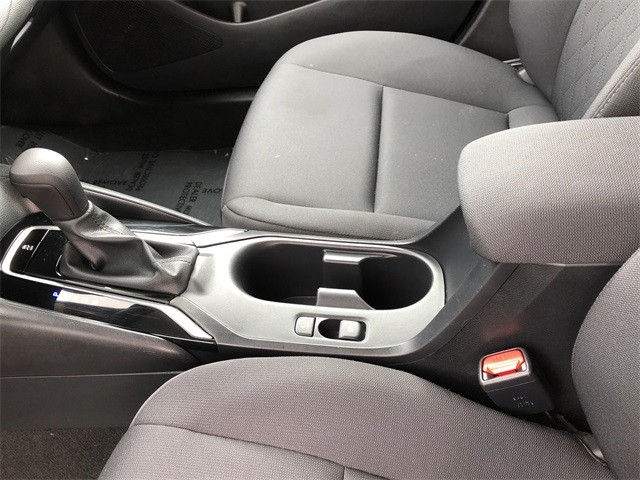 Toyota Corolla Vehicle Full-screen Gallery Image 20