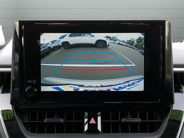 Toyota Corolla Vehicle Full-screen Gallery Image 23