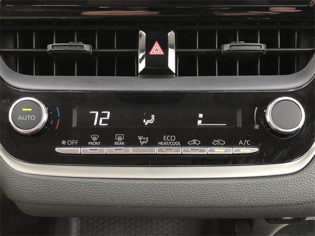 Toyota Corolla Vehicle Full-screen Gallery Image 25