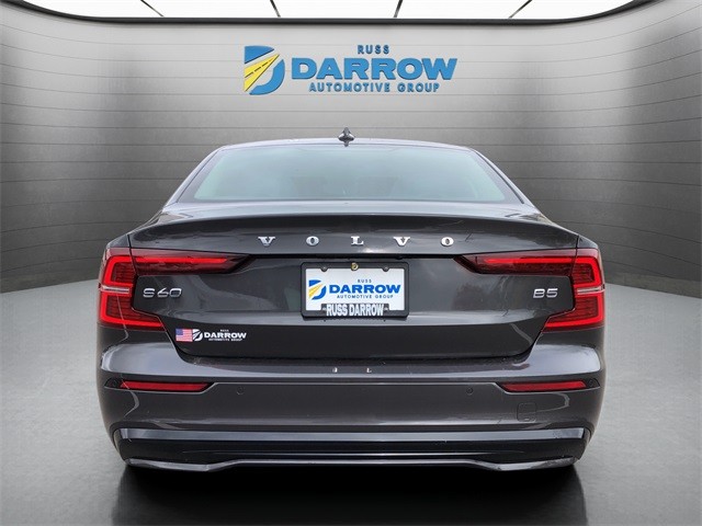 Volvo S60 Vehicle Full-screen Gallery Image 4