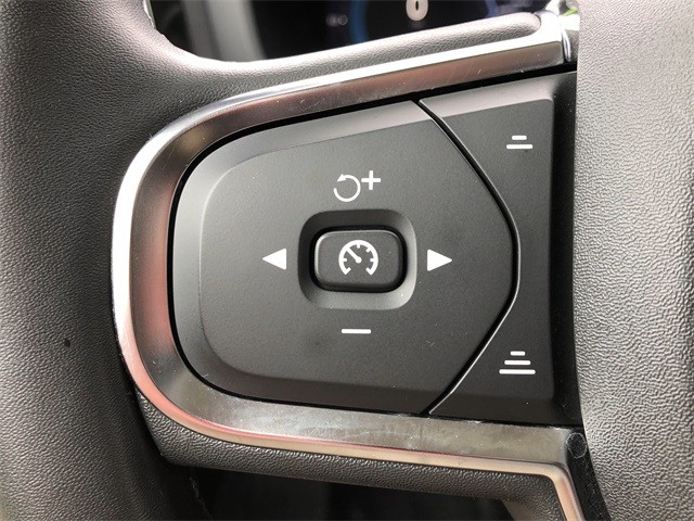 Volvo S60 Vehicle Full-screen Gallery Image 9