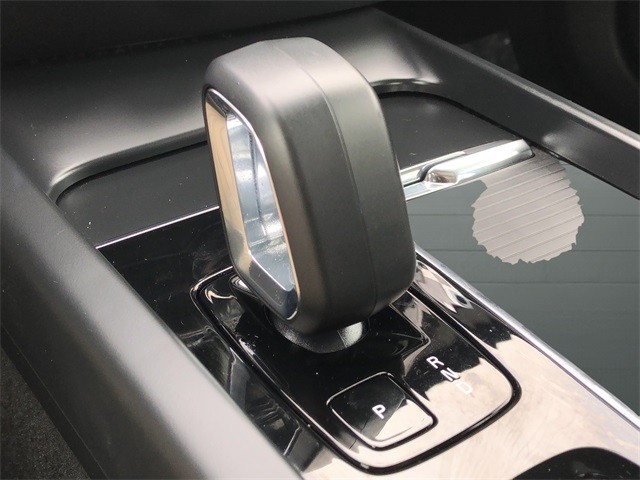 Volvo S60 Vehicle Full-screen Gallery Image 25