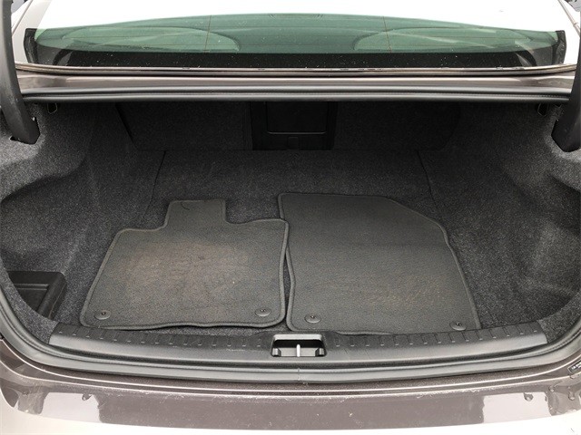 Volvo S60 Vehicle Full-screen Gallery Image 27