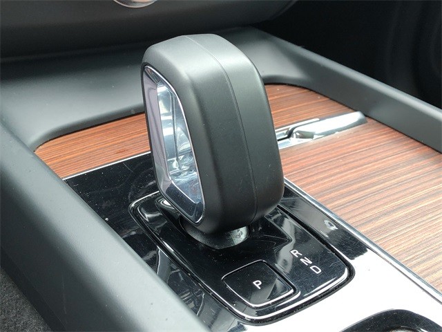 Volvo XC60 Vehicle Full-screen Gallery Image 27