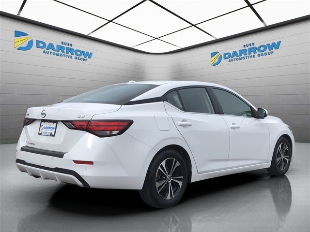 Nissan Sentra Vehicle Full-screen Gallery Image 5