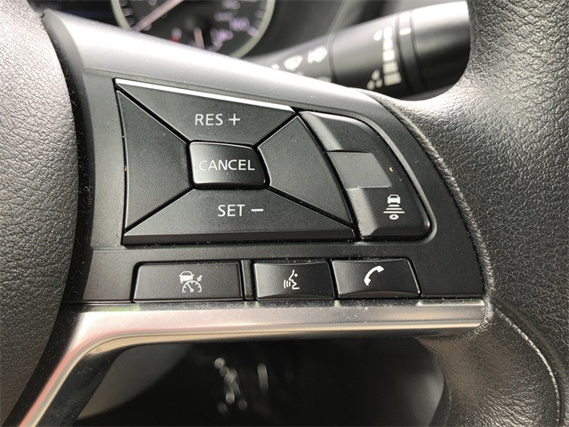 Nissan Sentra Vehicle Full-screen Gallery Image 17