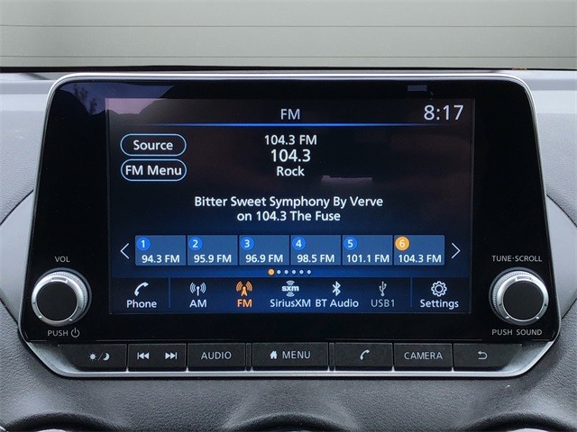 Nissan Sentra Vehicle Full-screen Gallery Image 21