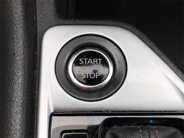 Nissan Sentra Vehicle Full-screen Gallery Image 23