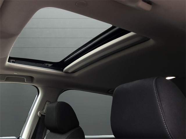 Honda CR-V Vehicle Full-screen Gallery Image 16