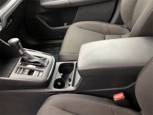 Honda CR-V Vehicle Full-screen Gallery Image 21